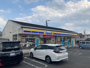 周辺 クスリのアオキ際川店