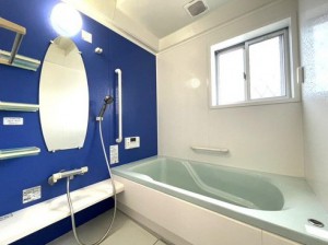 風呂 1坪サイズの浴室になります。お子様と一緒に入っても十分な大きさ。