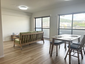 居間 陽当りも良好で、LDKはとても明るい空間になります。