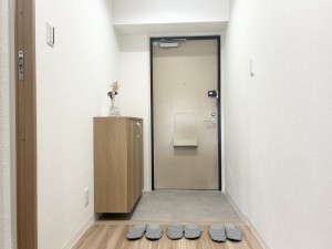 玄関 玄関収納もついております。