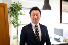 担当　村山真理