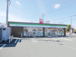 周辺 ファミリーマート豊川小坂井町店(500m)