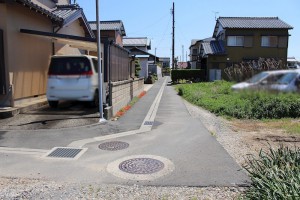外観 前面道路:南東側約3.2m幅(セットバック前)
