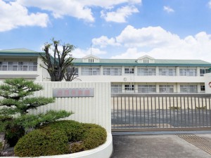 周辺 岩西保育園(520m)