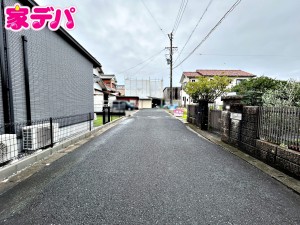 外観 前面道路は私道のためプライバシーが確保でき交通量が少ないです!