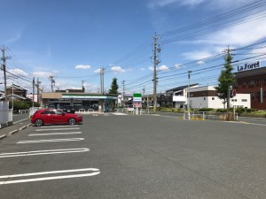 周辺 ファミリーマート豊橋牟呂店(330m)