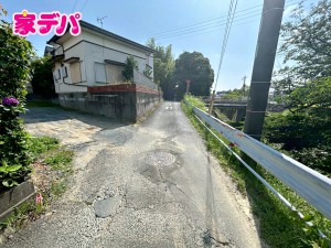 外観 前面道路:北西側約2.6m幅