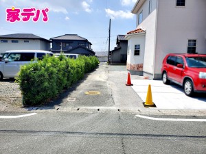 外観 前面道路は車通り少ないのでお子様も安心して暮らせる環境です