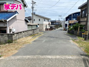 外観 前面道路:西側約7.8m幅