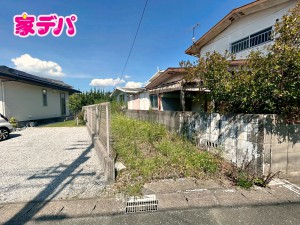 外観 道路から奥まっており、静かな環境とプライバシーを確保しやすい点が魅力です。