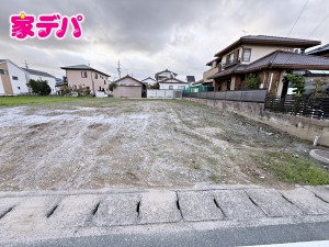 外観 間口8.7mで駐車や庭の計画もしやすい敷地です