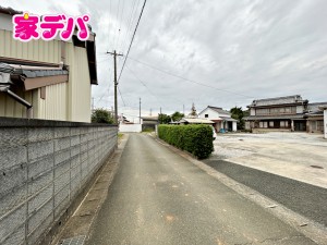 外観 前面道路:南側約4m幅