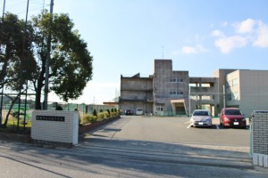 周辺 南稜中学校(3670m)