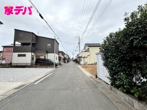 外観 前面道路:南側約5.5m幅