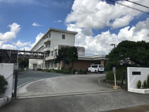 周辺 新城中学校(690m)