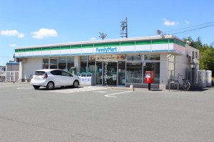 周辺 ファミリーマート豊橋富士見台店(340m)
