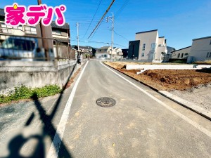 外観 前面道路:北西側約3.7m幅