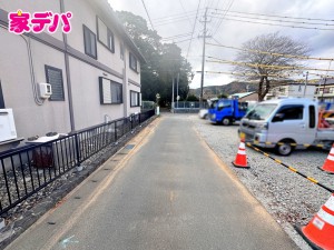 外観 前面道路は車通り少ないのでお子様も安心して暮らせる環境です