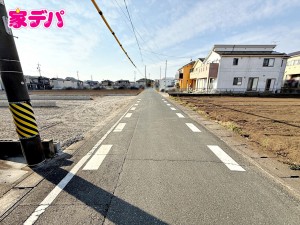 外観 前面道路:北側約5.2m幅