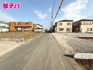 外観 前面道路も広く車通りも少ないので、運転が苦手な方でも自分のペースで駐車ができます