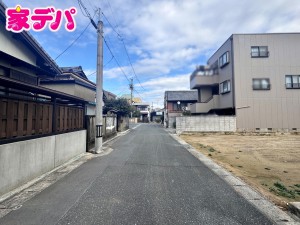 外観 前面道路:西側約5.5m幅