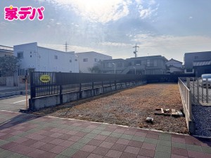 外観 スーパーやコンビニ、ドラッグストアが近く生活に便利な立地!