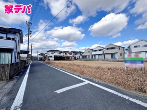 外観 前面道路はゆとりの6m!車通りが少なく、駐車が苦手な方でも安心の道路幅です。