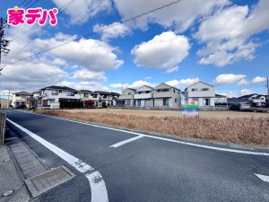 外観 バス停「前芝住宅」から徒歩2分!前芝小学校や前芝中学校まで徒歩5分圏内でお子様の通学も安心です。