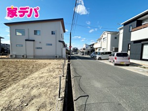外観 前面道路:北側約6.1m幅