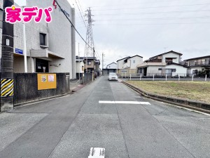 外観 前面道路:南側公道5.4m幅