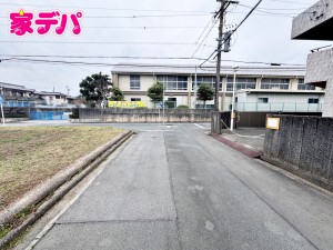 外観 前面道路は約5.4mあり駐車もスムーズに行えます