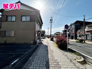 外観 前面道路:北側約14m幅