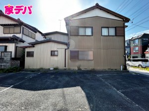 外観 建物解体後更地渡しです!