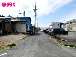 外観 前面道路は車通り少ないのでお子様も安心して暮らせる環境です
