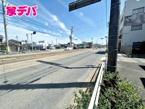 外観 前面道路:北側約25m幅
