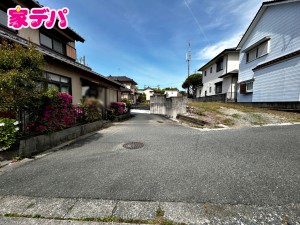 外観 前面道路:北西側約4.2~5.5m幅