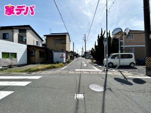 外観 前面道路:北西側約5.4m幅