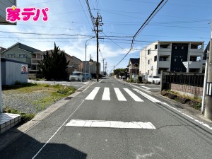 外観 前面道路:北東側約6m幅