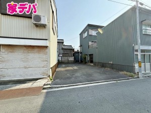 外観 国道1号線にも出やすく車移動もスムーズ!