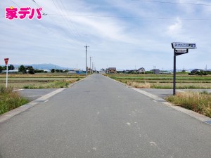 外観 前面道路:南側約7.4m幅