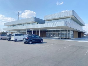 周辺 小坂井図書館(740m)
