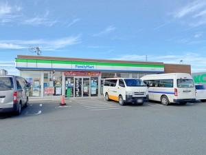 周辺 ファミリーマート国府南店(850m)
