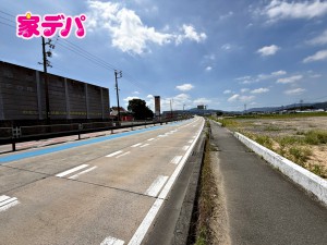 外観 前面道路:南西側約23m幅(国道1号線)