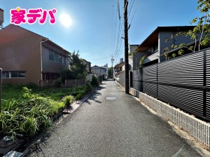 外観 前面道路:北側約4m幅