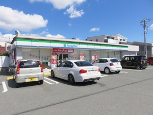 周辺 ファミリーマート豊橋朝丘店(320m)