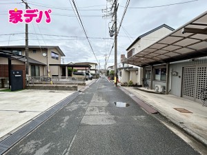 外観 前面道路:北西側約4.3m幅