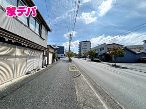 外観 前面道路:南側約15.1m幅