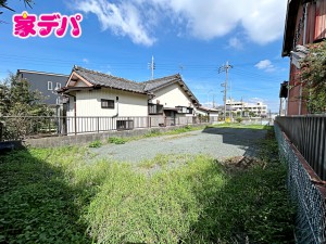 外観 スーパーやドラッグストアなどの買い物施設が近く、毎日の暮らしに便利な住環境です。お好きなハウスメーカーで建築可能。当社でも設計・施工を承っておりますので、お気軽にご相談ください。