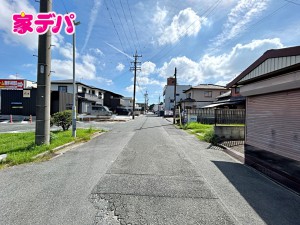 外観 前面道路:北側約6.1m幅