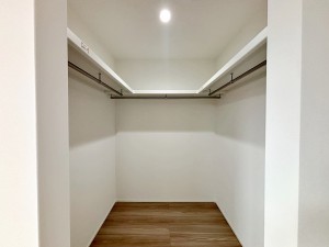 その他画像 【ウォークインクローゼット】 WICは洋服、帽子、バッグなど全て収納可能!お部屋がスッキリ整理整頓できます!